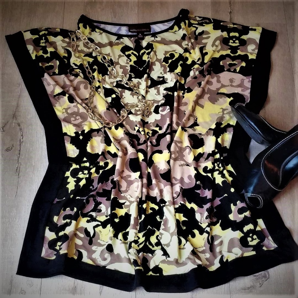 Dana Buchman - Tunic style top with a boxy cut!